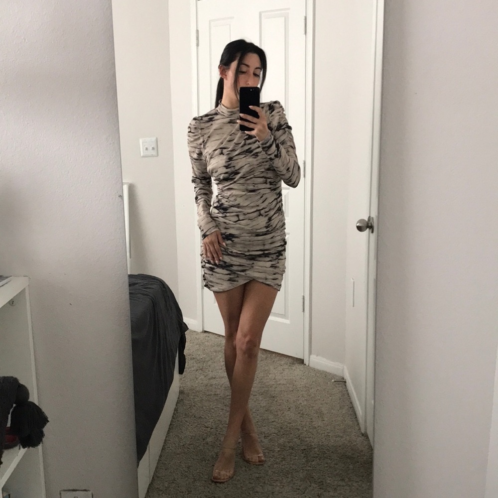 Cream body con dress with THE MOST flattering ruching everrr